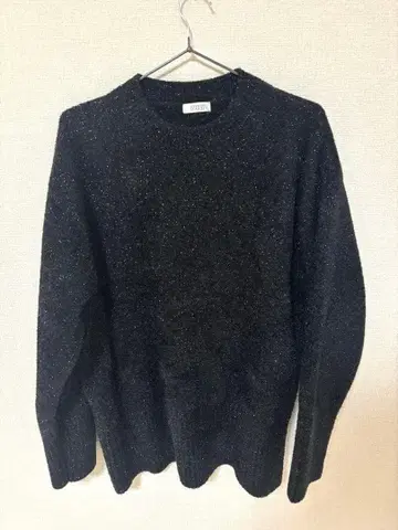 LOWRYS FARM 블랙 라메 믹스 크루넥 스웨터