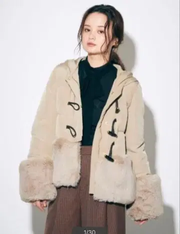 그레이스 콘티넨탈 더플 숏 다운