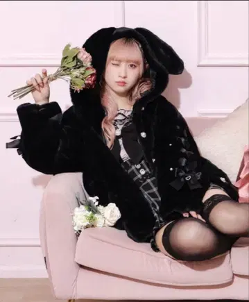 NOEMIE 노에미 토끼 귀 포켓 하트 소매 스핀들 퍼 블루종 블랙 M