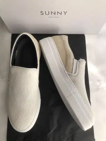 레어 소재 펠리코 써니 GIOIA 송치 슬립온 새상품 38 화이트