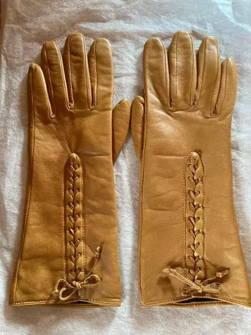 카멜 컬러 가죽 그로브 레이스업 디자인