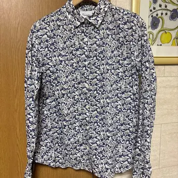 H/standard. 네이비 꽃무늬 긴팔 셔츠