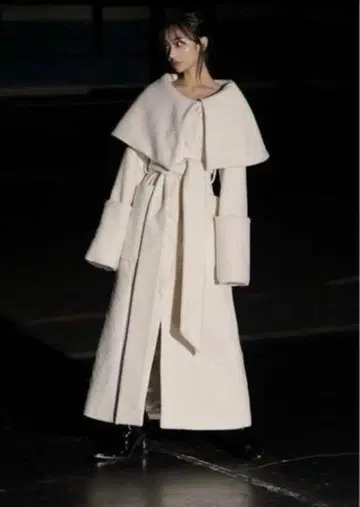 melt the lady / wrapping gown coat