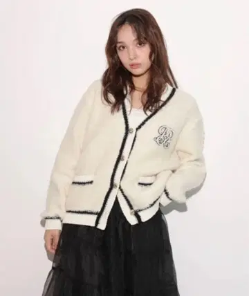 리랜드트루 로고 아플리케 가디건