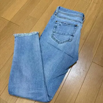 C.C.CROSS 프린지 밑단 스키니 데님 24