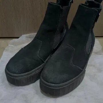 PUMA 블랙 사이드 고어 부츠 스웨이드 블랙 24cm 통굽