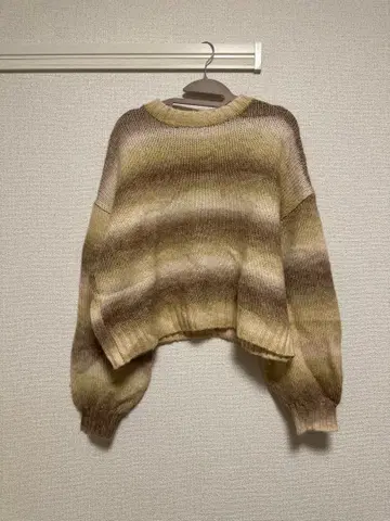 루즈핏 니트 보더 그라데이션 베이지 계열 체형 커버