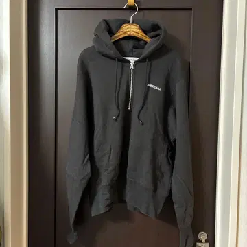 프릭스스토어 별주 Americana* 하프 지퍼 후드 부착 맨투맨