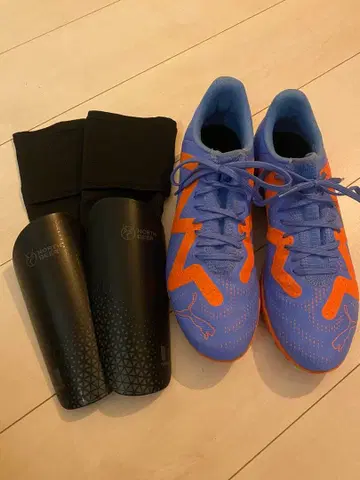 Puma 풋살화 블루/오렌지 정강이 보호대 포함