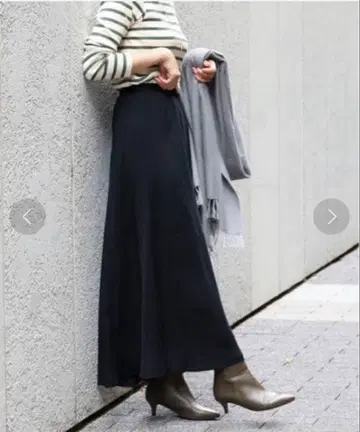 이에나 피브릴 플레어 스커트