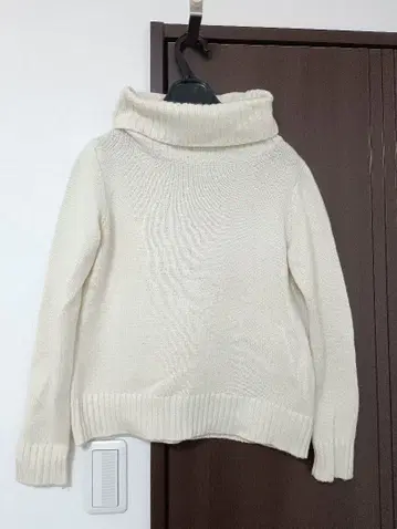 M-PREMIER 화이트 터틀넥 스웨터 38