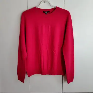 컨디션 최상 유니클로 캐시미어 100% 니트 빨간색 크루넥