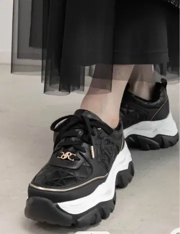 모노그램 볼륨 밑창 스니커즈 RANDA 블랙 M 사이즈