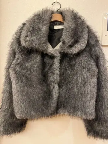 me+em select 스탠드 카라 믹스 퍼 숏코트