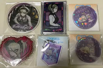 단간론파 V3 토죠 사츠키 산리오 그라테 하트형 아크릴 배지