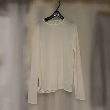 앙셰느망 아이보리 긴팔 T셔츠