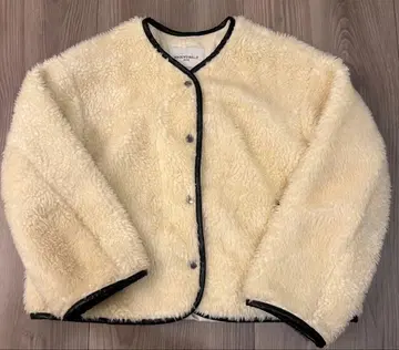 보아 자켓 크림색 버튼식