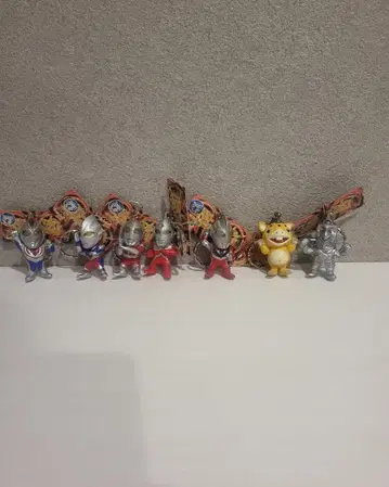 츠부라야 캐릭터 피규어 키홀더 컴플리트 세트 7종!!