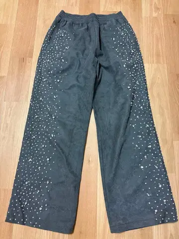 Cashew Flower Texturepearl Sweat Pants