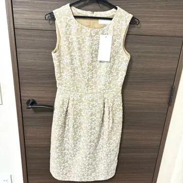 택 포함 새상품 ICHIE 스트로베리 필드 원피스 36 베이지