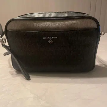 MICHAEL KORS 숄더백 블랙/그레이 할인 가능!