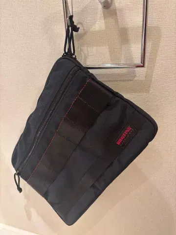 BRIEFING 블랙 클러치백