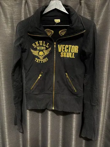 d.i.a. 스컬 후드티