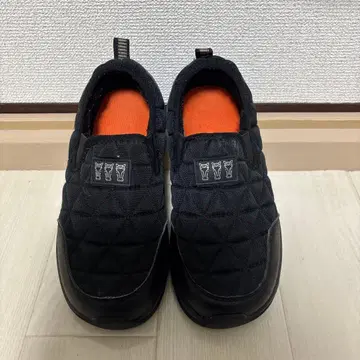 미츠우마 블랙 퀼팅 슬립온 S