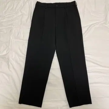 유니클로 인라인 턱 와이드 팬츠 블랙 M 사이즈