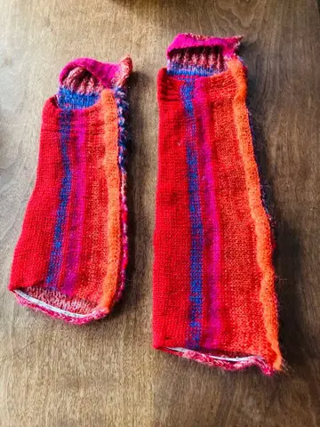 요코타케시타 손뜨개질 컬러풀 스트라이프 니트 암커버.