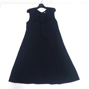 폭시 보타이 디자인 원피스 블랙 40사이즈 품번37679