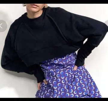 un3d 숏 기장 맨투맨 크롭 맨투맨