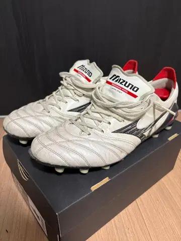 미즈노 모렐리아 네오 축구화