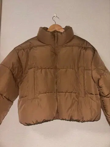 브라운 숏 기장 다운 자켓