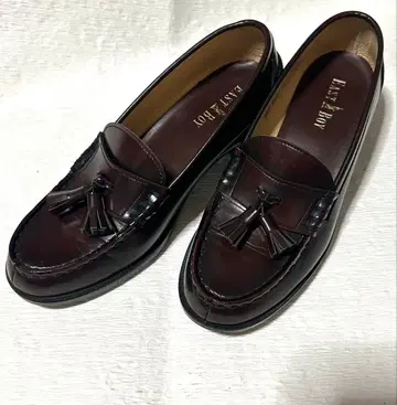 다크 브라운 가죽 태슬 로퍼