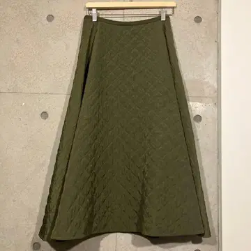 마르티니크 퀼팅 플레어 스커트 카키