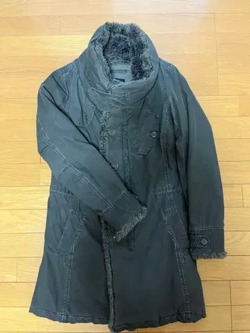 젬블 카키 퍼(fur) 포함 모즈 코트