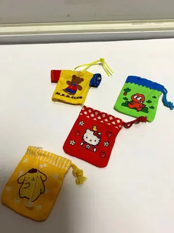 캐릭터 미니미니 복조리 3개와 미니미니 T셔츠 1개