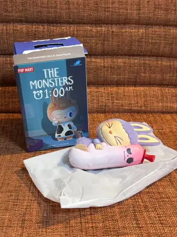 POP MART THE MONSTERS 1:00 AM 러브브