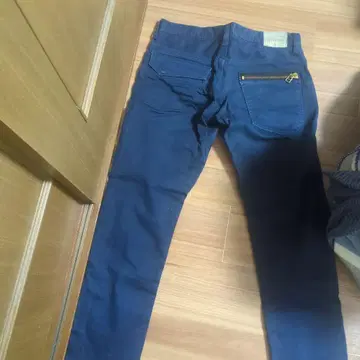 네이비 슬림핏 치노 팬츠