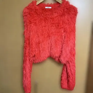 MURUA 레드 퍼 스타일 크롭 니트