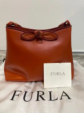 FURLA 브라운 리본 포함 핸드백