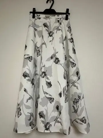CELFORD 꽃무늬 플레어 스커트 사이즈 36