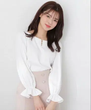 [ 새상품 미사용 ] 프로포션 바디 드레싱 블라우스 네이비