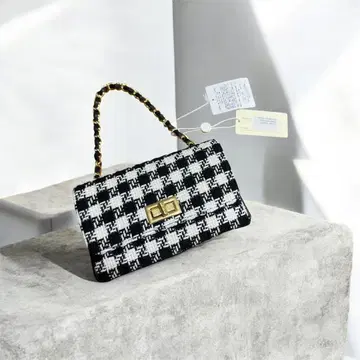 새상품 오우렌티 (ATLENTTI) 하운드투스 체인 숄더백 소가죽