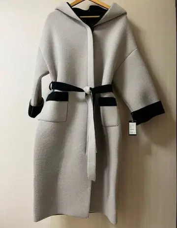 후드 부착 그레이 롱 코트