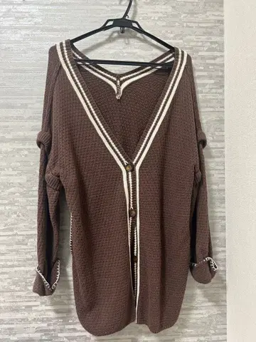브라운 V넥 가디건