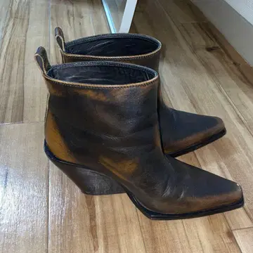 앤드뮐미스터 스퀘어토 가죽 앵클부츠 (37)