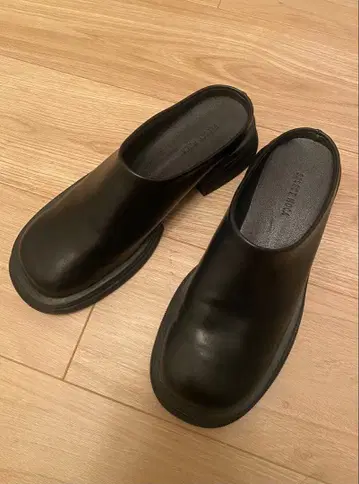 [ 새상품급 ] SELECT MOCA 블랙 슬립온