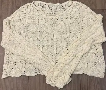 크림색 레이스 니트 긴팔